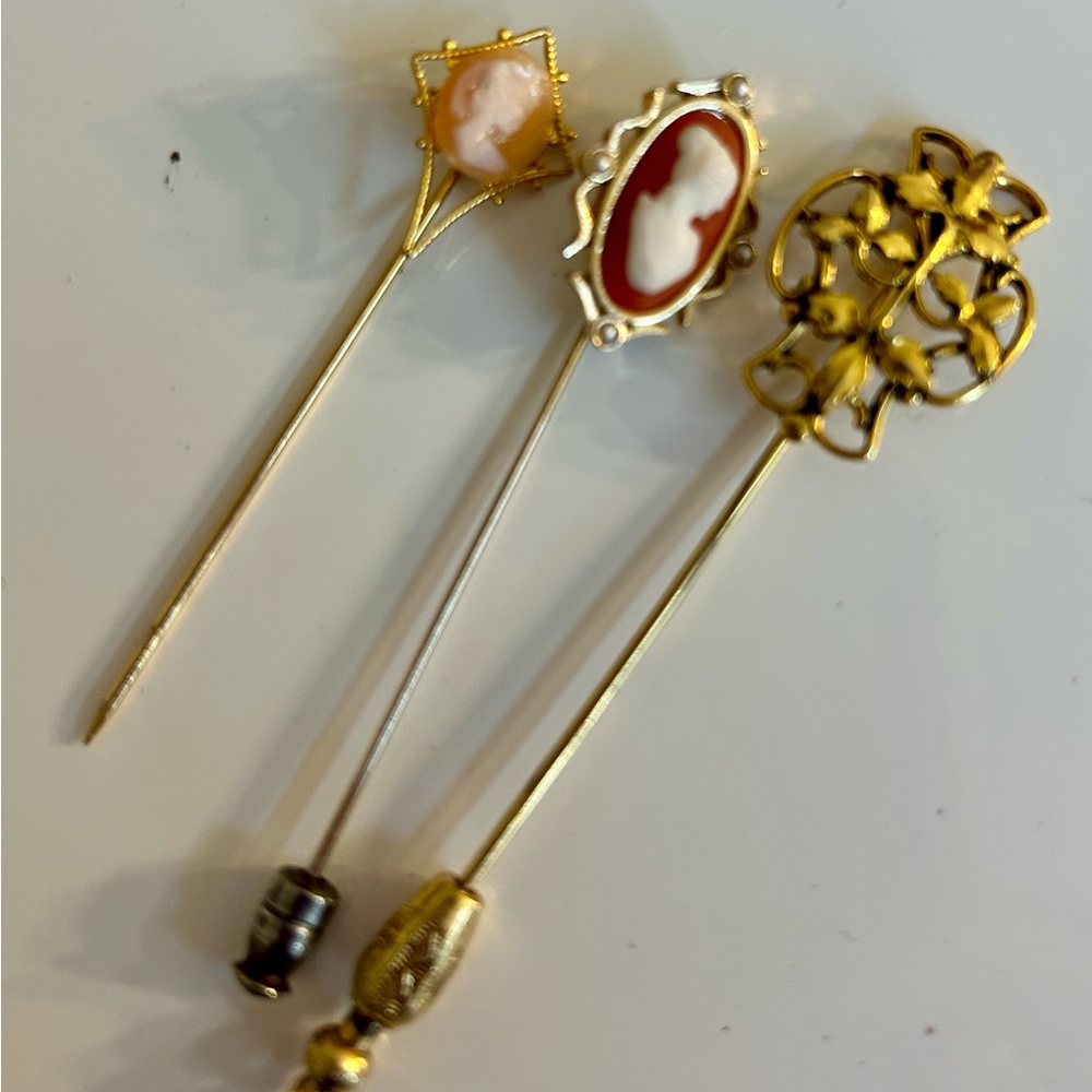 Vintage cameo stick pins Avon - Picture 3 of 4